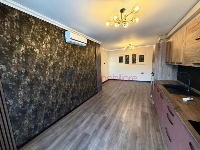 Apartament 3 camere de vanzare in Floresti